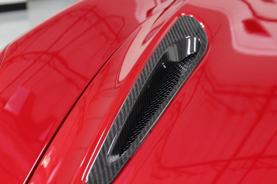 Детали экстерьера McLaren 720S Performance 2018 года  (фото 25 из 60)